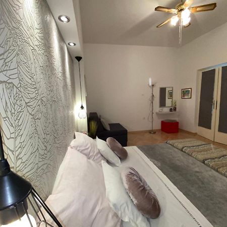 Apartment Sara Трогир Экстерьер фото