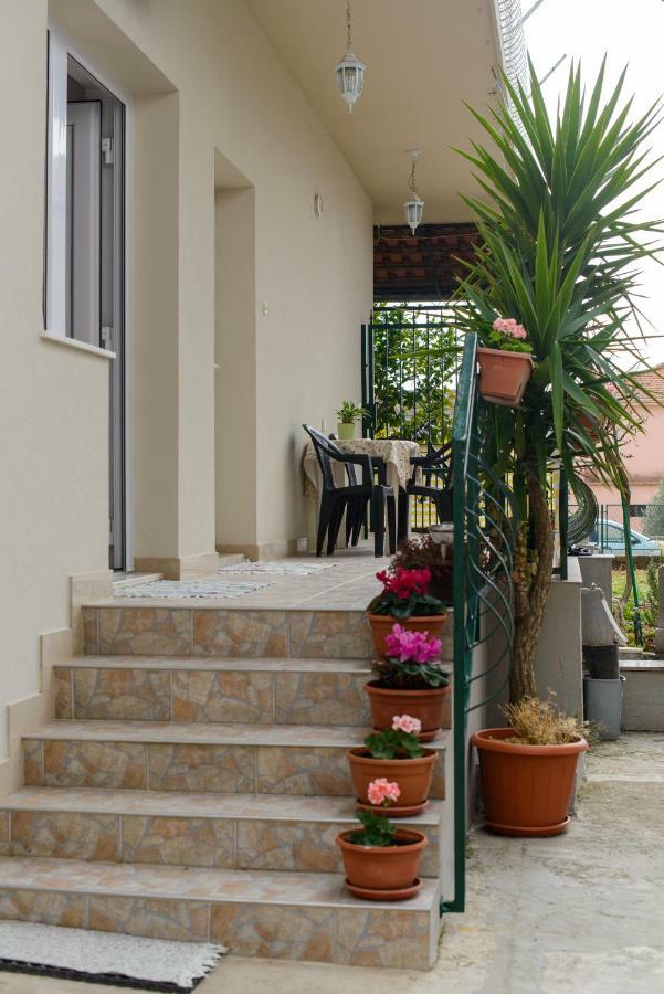 Apartment Sara Трогир Экстерьер фото